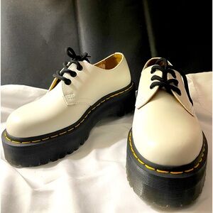 Dr Martens Unisex Women’s Size 9 Men Size 8